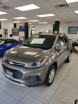 Used 2021 Chevrolet Trax LT w/ LT Convenience Package image 3