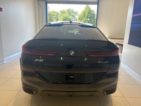 Used 2022 BMW X6 xDrive40i w/ M Sport Package image 14