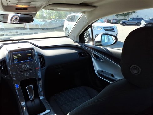 Used 2015 Chevrolet Volt image 16