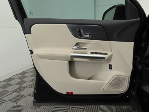 Used 2021 Mercedes-Benz GLA 250 image 24