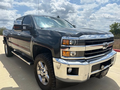 Used 2019 Chevrolet Silverado 2500 LTZ w/ Vortec Plus Package image 3