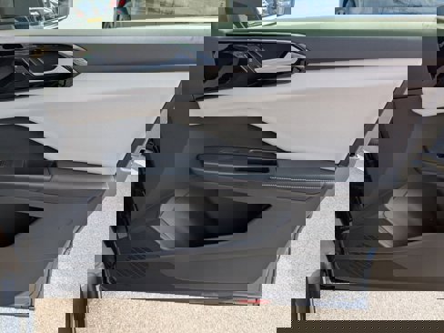 New 2025 Volkswagen Taos S image 31