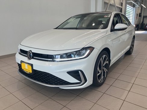 New 2025 Volkswagen Jetta SEL image 3