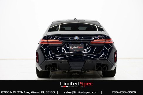 Used 2025 BMW M5 image 18