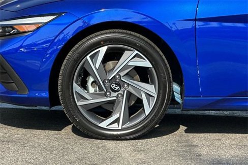 Certified 2025 Hyundai Elantra Sport image 26