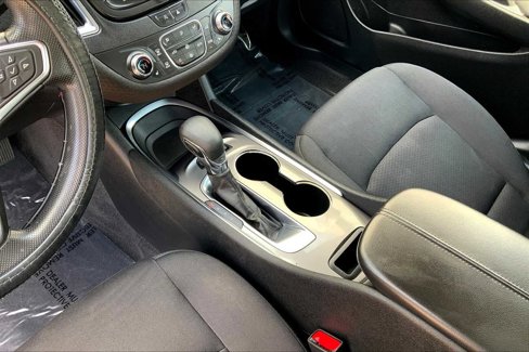 Used 2021 Chevrolet Malibu LT image 16