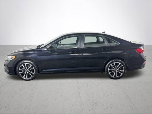 Certified 2024 Volkswagen Jetta Sport image 10
