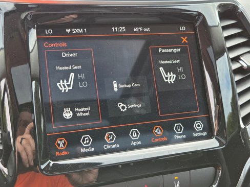 Used 2021 Jeep Cherokee Limited image 17