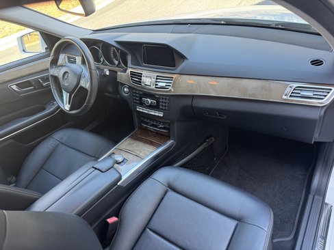 Used 2014 Mercedes-Benz E 350 Sedan image 25