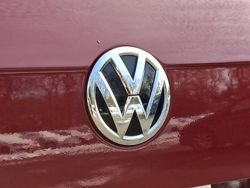 Used 2019 Volkswagen Tiguan SEL Premium image 32