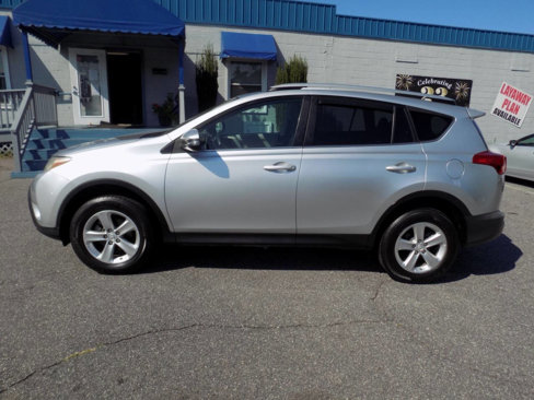 Used 2013 Toyota RAV4 XLE image 9