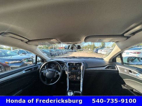 Used 2017 Ford Fusion SE image 36