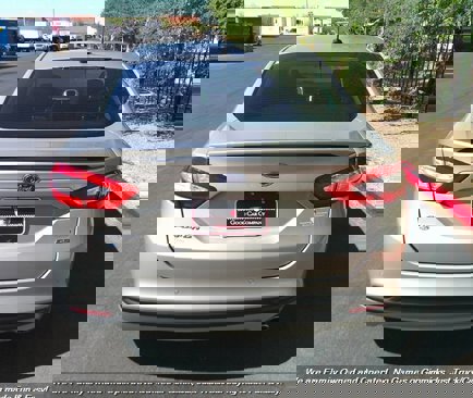 Used 2015 Ford Fusion SE image 4