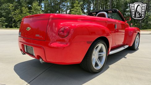 Used 2004 Chevrolet SSR w/ Preferred Equipment Group image 3