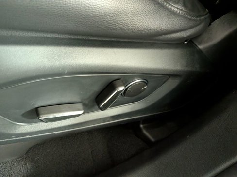 Used 2020 Ford Explorer Limited image 18