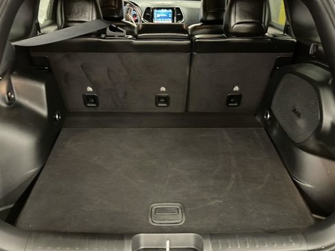 Used 2019 Jeep Cherokee Limited image 7