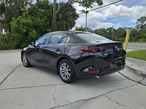 Used 2021 MAZDA MAZDA3 Sedan image 5