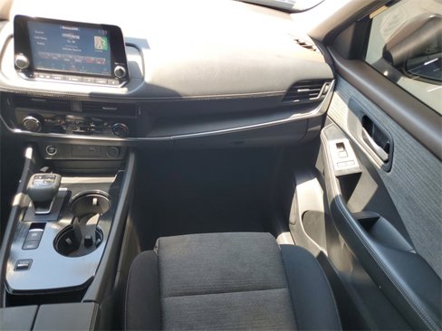 Used 2021 Nissan Rogue S image 27