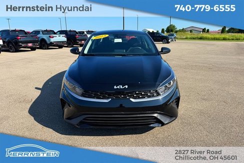 Used 2023 Kia Forte LXS image 2