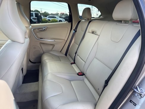 Used 2015 Volvo XC60 T6 w/ Protection Package image 20