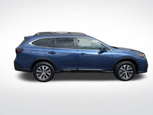 Certified 2022 Subaru Outback Premium image 8