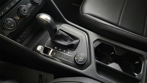 Used 2020 Volkswagen Tiguan SE image 25
