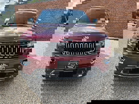 Used 2022 Jeep Grand Cherokee Limited image 13