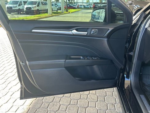 Used 2019 Ford Fusion Titanium image 36
