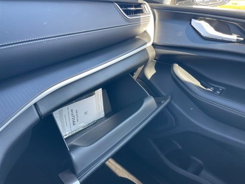 New 2025 Jeep Grand Cherokee Altitude image 16