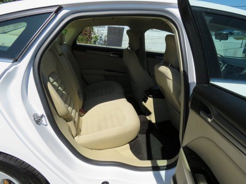 Used 2014 Ford Fusion SE image 25