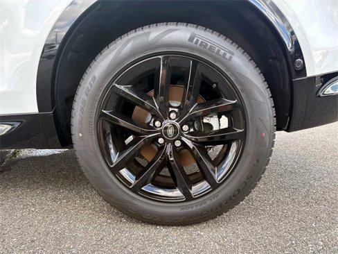 New 2025 Land Rover Discovery Sport Dynamic SE image 10