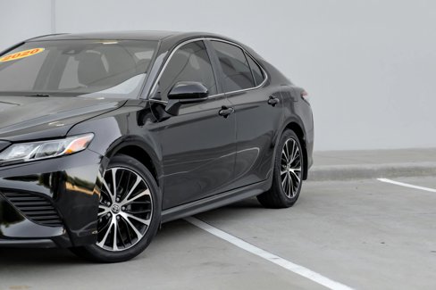 Used 2020 Toyota Camry SE image 13