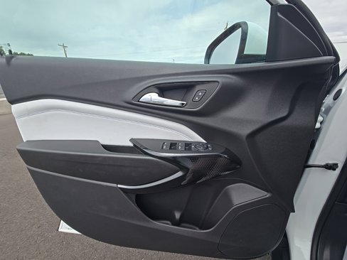 New 2025 Chevrolet Trax LT w/ LT Convenience Package image 28