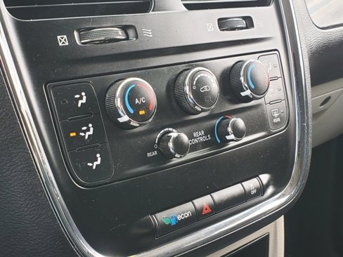 Used 2016 Dodge Grand Caravan SE w/ Quick Order Package 29E SE image 17