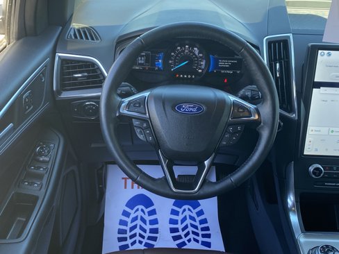 Certified 2022 Ford Edge Titanium w/ Equipment Group 301A image 10