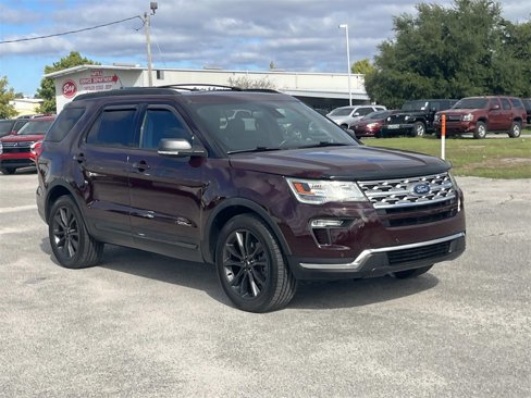 Used 2018 Ford Explorer XLT w/ Equipment Group 202A image 7