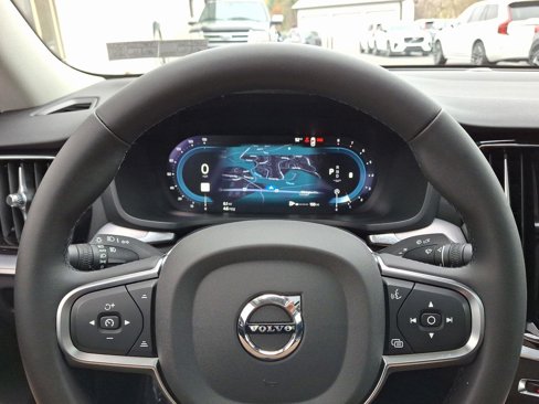Certified 2025 Volvo S60 B5 Core image 21