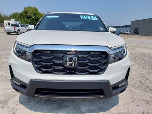 Used 2025 Honda Passport EX-L image 2