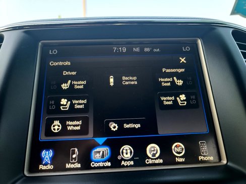 Used 2017 Jeep Grand Cherokee Overland w/ Jeep Active Safety Group image 20