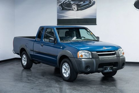 Used 2002 Nissan Frontier XE image 2