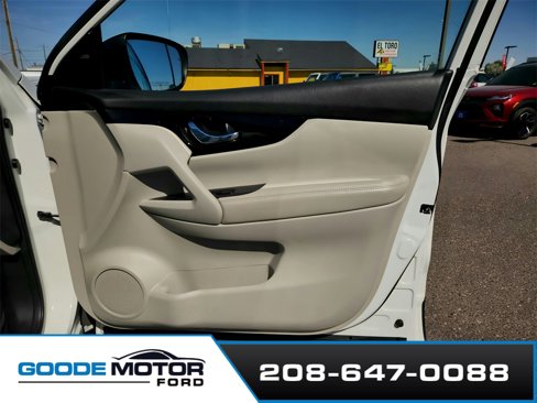 Used 2018 Nissan Rogue Sport SV w/ SV All-Weather Package image 24