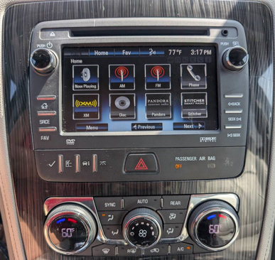 Used 2015 Chevrolet Traverse LT image 13