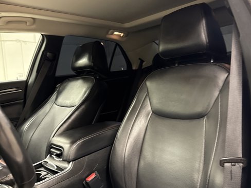 Used 2019 Chrysler 300 Limited image 6