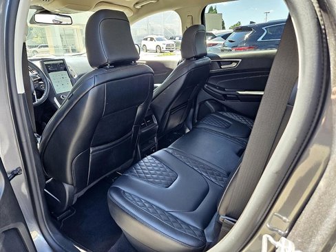 Used 2024 Ford Edge Titanium image 8