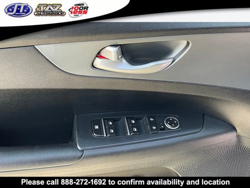 Used 2020 Kia Forte Sedan image 12