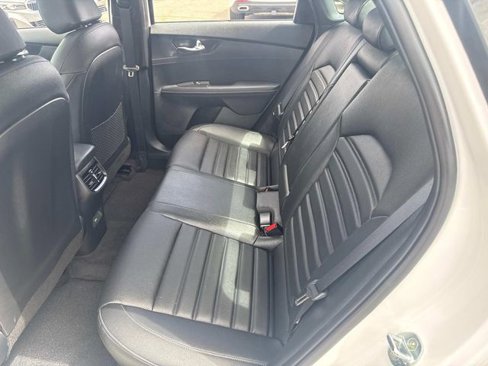 Used 2022 Kia Forte GT-Line w/ GT-Line Premium Package image 17