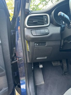 Used 2016 Kia Sorento LX w/ LX Convenience Package image 32