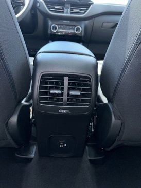 Used 2022 Ford Escape SE w/ SE Sport Appearance Package image 10