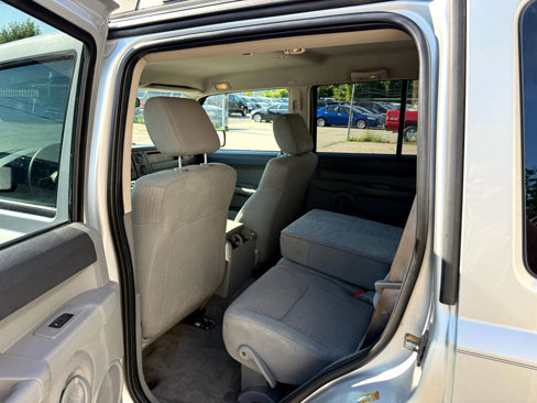 Used 2006 Jeep Commander 4WD image 17