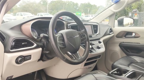 Used 2020 Chrysler Voyager Lxi image 19